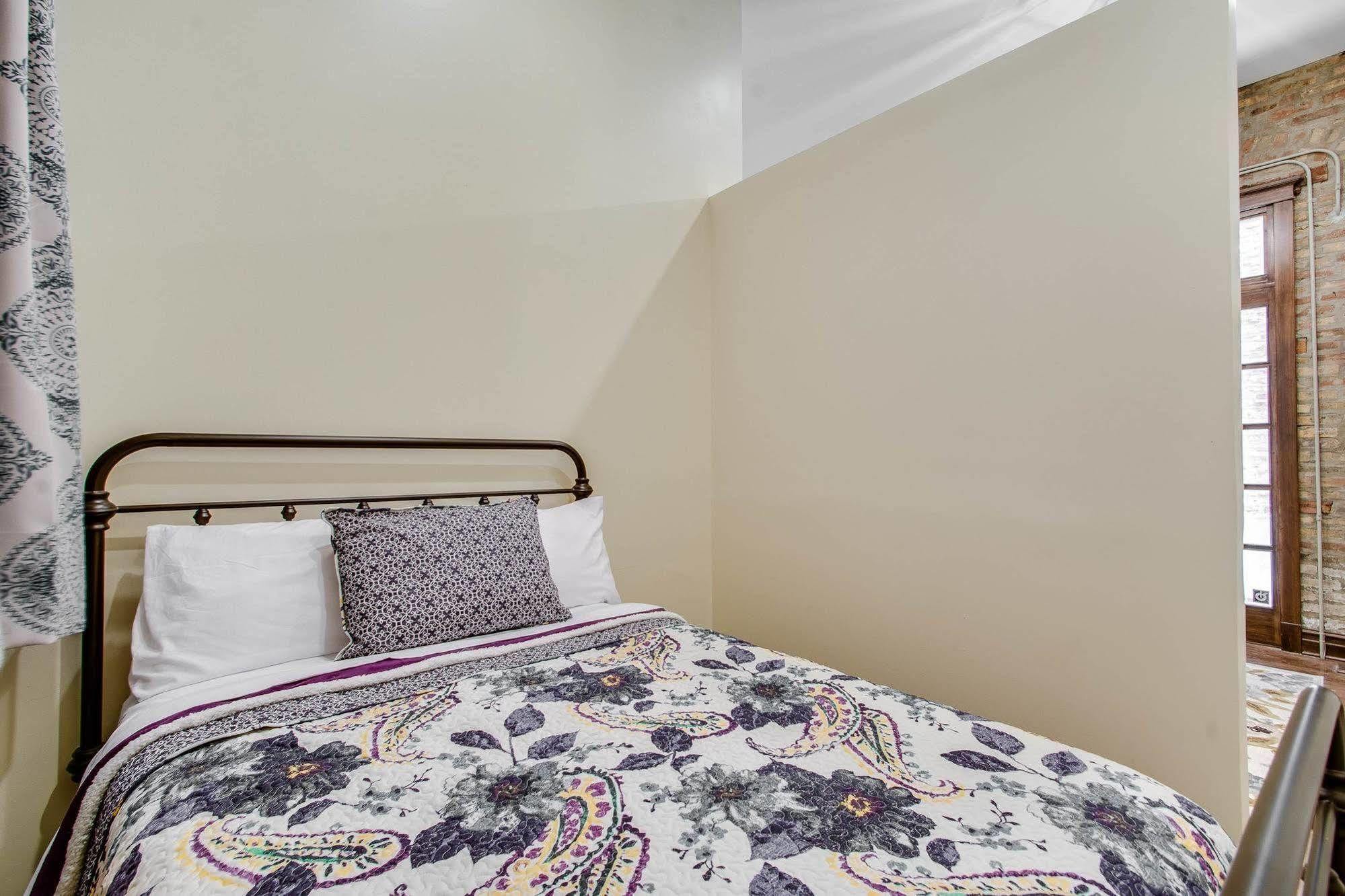Ruby Room (Adults Only) Чикаго Екстериор снимка