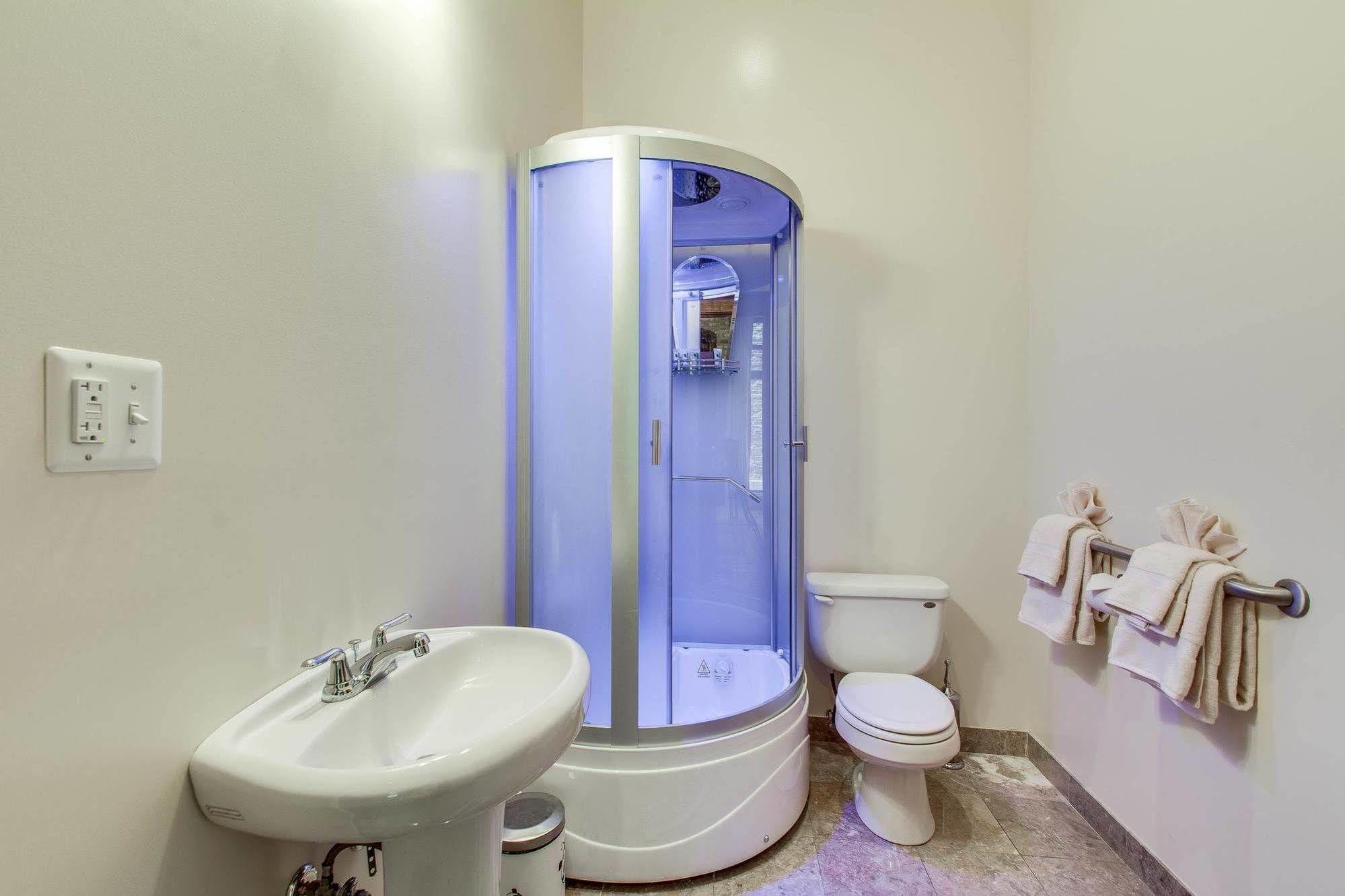 Ruby Room (Adults Only) Чикаго Екстериор снимка